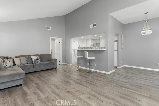 Detail Gallery Image 8 of 28 For 2056 Teak Ct, San Bernardino,  CA 92404 - 2 Beds | 1 Baths