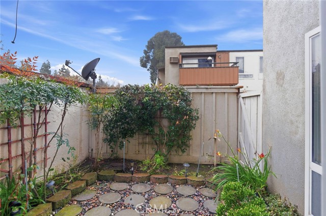 Detail Gallery Image 22 of 23 For 1001 W Stevens #328,  Santa Ana,  CA 92707 - 1 Beds | 1 Baths