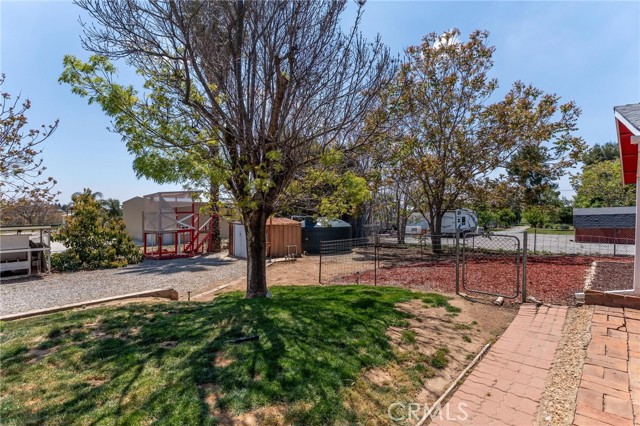 37701 Hesse Road, Cherry Valley CA: https://media.crmls.org/medias/e8464fc1-7f5d-47b3-85bb-1a4d72927068.jpg