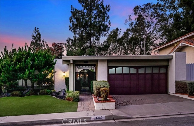 Detail Gallery Image 3 of 47 For 6587 E via Arboles, Anaheim Hills,  CA 92807 - 4 Beds | 2/1 Baths