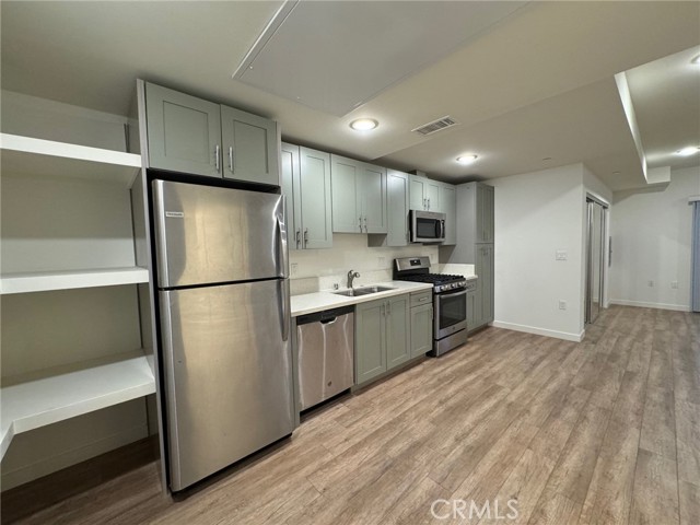 Detail Gallery Image 2 of 19 For 1025 S Berendo St #405,  Los Angeles,  CA 90006 - 0 Beds | 1 Baths