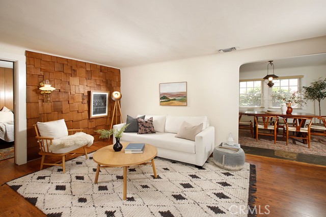 Detail Gallery Image 7 of 33 For 2057 Oakwood St, Pasadena,  CA 91104 - 2 Beds | 1 Baths
