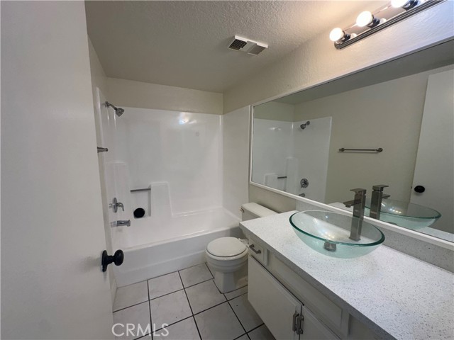 Detail Gallery Image 7 of 14 For 22800 Hilton Head #304,  Diamond Bar,  CA 91765 - 2 Beds | 2 Baths