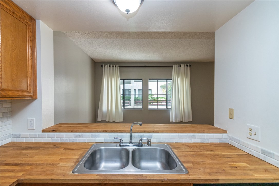 Detail Gallery Image 11 of 30 For 730 W 4th St #306,  Long Beach,  CA 90802 - 2 Beds | 2 Baths