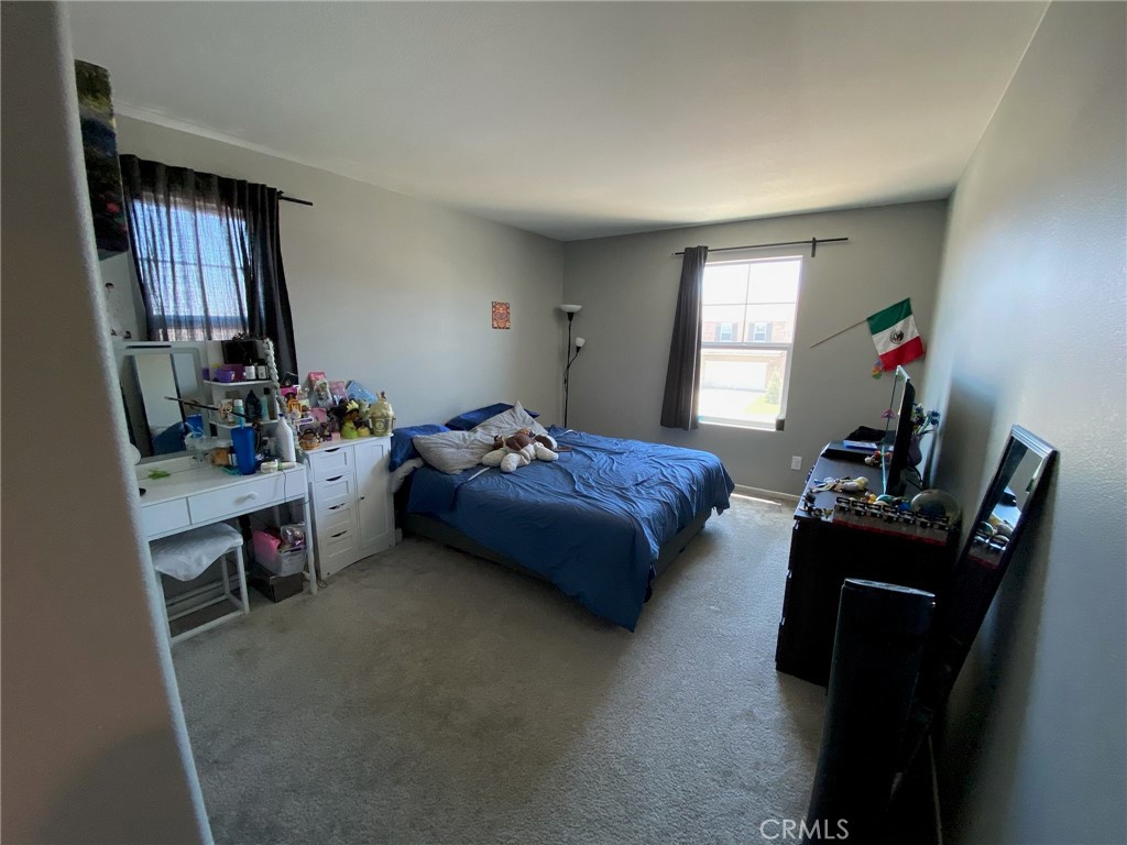 https://media.crmls.org/medias/e8476c2c-0d79-4c31-93cd-b13e8fba24a2.jpg?preset=X-Large