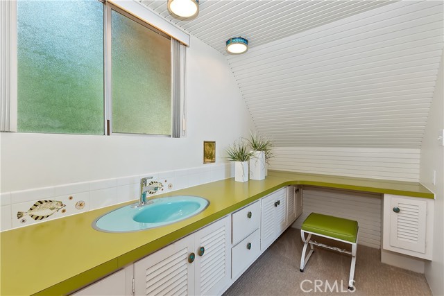 27280 Peninsula Drive, Lake Arrowhead CA: https://media.crmls.org/medias/e84781fb-0d60-4313-9be8-7207c826500d.jpg