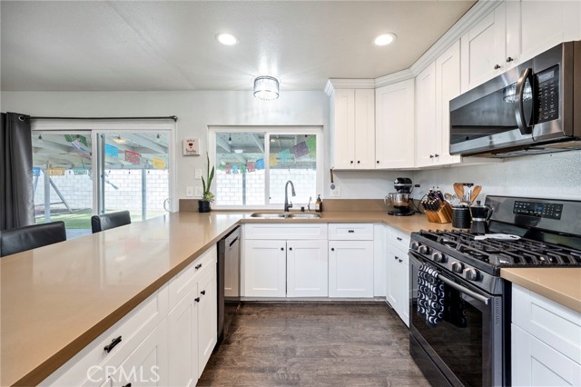 Detail Gallery Image 12 of 38 For 10022 Chula Vista Way, Riverside,  CA 92503 - 4 Beds | 2 Baths