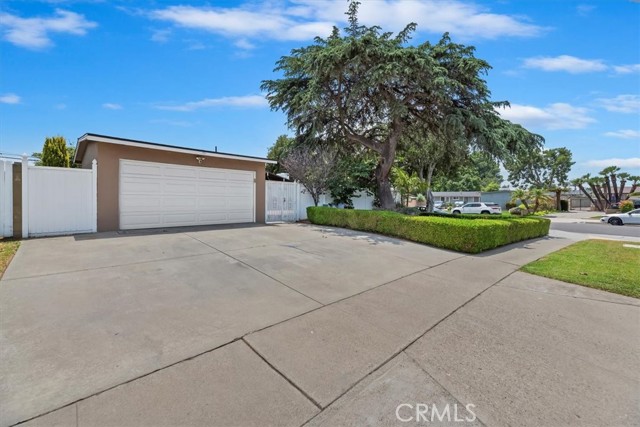 550 N Dexford Drive, La Habra CA: https://media.crmls.org/medias/e8484401-33e8-4fbf-be87-1a80d669599b.jpg