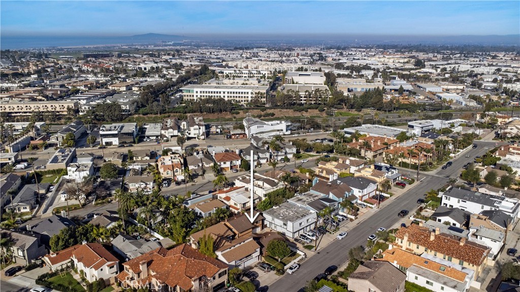 https://media.crmls.org/medias/e8488702-8326-4c9d-a325-58a70da84d41.jpg?preset=X-Large