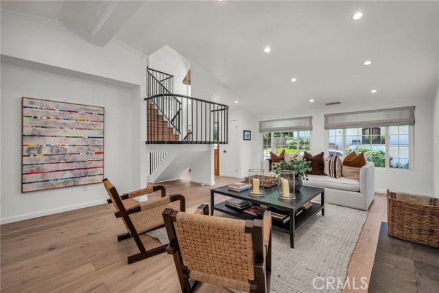 17152 Escalon Drive, Encino CA: https://media.crmls.org/medias/e848fe83-2be3-4585-8133-5c38c8c396d5.jpg