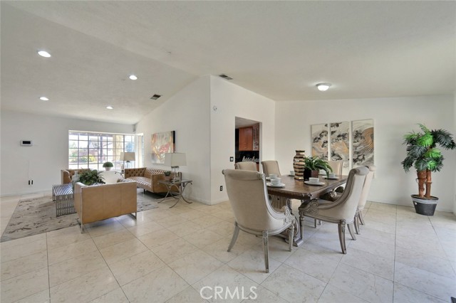 Detail Gallery Image 10 of 27 For 25252 Delphinium Ave, Moreno Valley,  CA 92553 - 4 Beds | 2 Baths