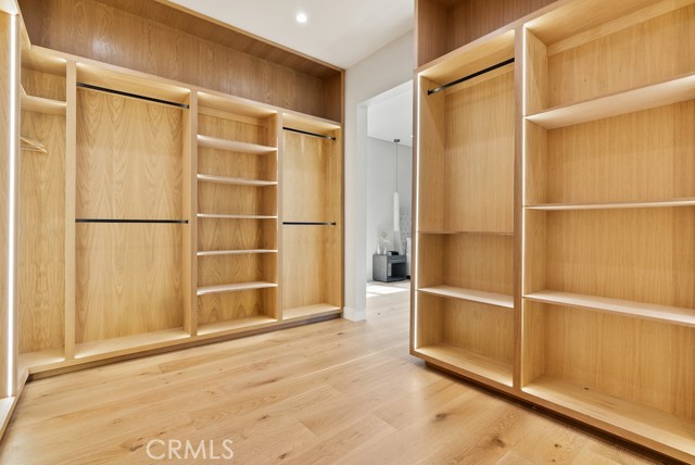 5727 Cahill Avenue, Tarzana CA: https://media.crmls.org/medias/e84a2ad3-da67-4f19-96ba-a0fe7eb93461.jpg