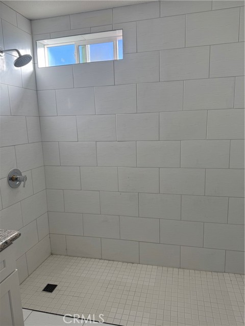 Detail Gallery Image 3 of 6 For 17055 San Bernardino, Fontana,  CA 92335 - 3 Beds | 2 Baths