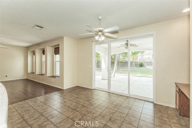 Detail Gallery Image 17 of 75 For 1377 Fenmore, Sanger,  CA 93657 - 4 Beds | 3 Baths