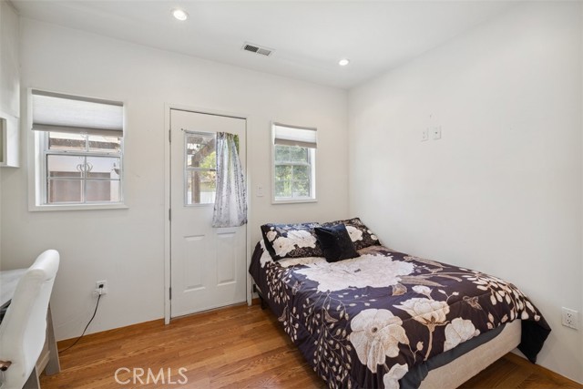 5800 Winnetka Avenue, Woodland Hills CA: https://media.crmls.org/medias/e84a51ff-4b4d-4c7b-b685-10c5a1d41b30.jpg