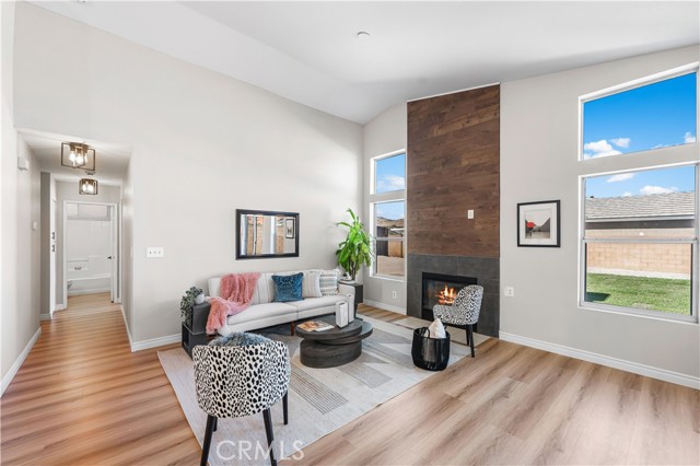 37011 Zinnia Street, Palmdale CA: https://media.crmls.org/medias/e84a6aac-0033-4e3c-846e-f894fa9125b3.jpg