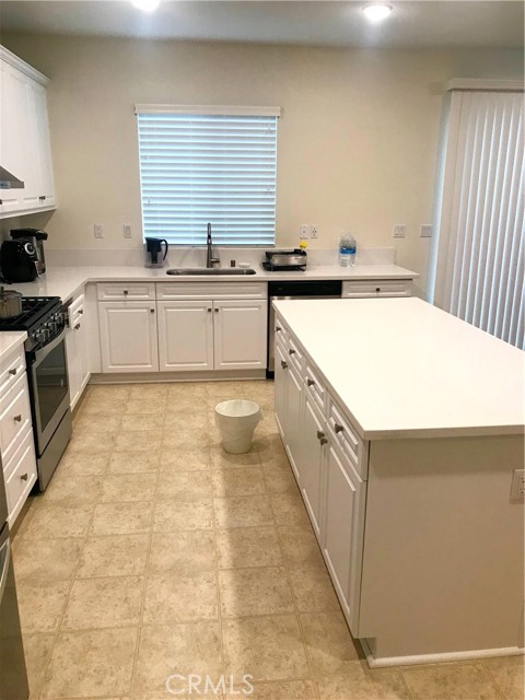 Detail Gallery Image 14 of 34 For 16031 Cordova, Victorville,  CA 92394 - 6 Beds | 2/1 Baths