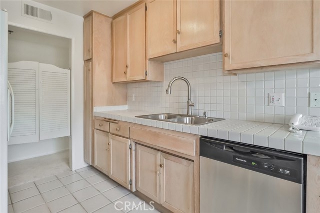 Detail Gallery Image 17 of 40 For 1731 Barry Ave #201,  Los Angeles,  CA 90025 - 2 Beds | 2 Baths