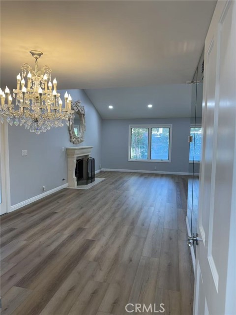 1461 Flinton Court, Westlake Village CA: https://media.crmls.org/medias/e84b4fcd-ac09-4fbf-a65f-473550a46d38.jpg