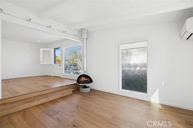 Detail Gallery Image 2 of 24 For 620 1/2 Acacia Ave, Corona Del Mar,  CA 92625 - 2 Beds | 2 Baths