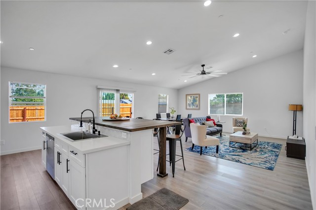 33140 Hill, Lake Elsinore CA: https://media.crmls.org/medias/e84be1c3-4ffa-4025-bf3c-ff853fddfbbe.jpg
