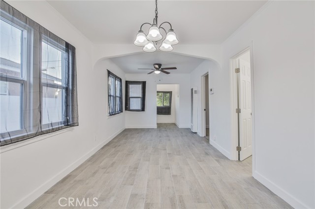 9218 Hooper Avenue, Los Angeles CA: https://media.crmls.org/medias/e84c7647-39c9-4143-84e9-71b4bdcb5bf6.jpg