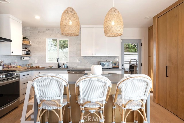 Detail Gallery Image 18 of 48 For 4028 Don Diablo, Los Angeles,  CA 90008 - 3 Beds | 2 Baths