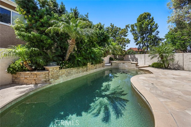 45 Colonial, Irvine CA: https://media.crmls.org/medias/e84dad4b-aab9-41b9-acfe-abd5a401cd3a.jpg