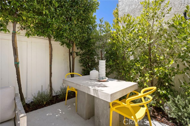 125 Broadway, Redondo Beach, California 90277, 3 Bedrooms Bedrooms, ,2 BathroomsBathrooms,Residential,For Sale,Broadway,SB26087245