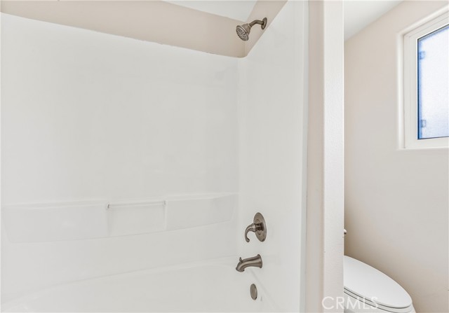 18202 Foss Lane, Huntington Beach CA: https://media.crmls.org/medias/e84f4841-c27b-4653-ae6d-40fdfea5bec1.jpg