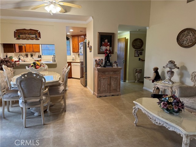 Detail Gallery Image 8 of 26 For 136 Mistletoe Dr, Corona,  CA 92879 - 2 Beds | 2 Baths