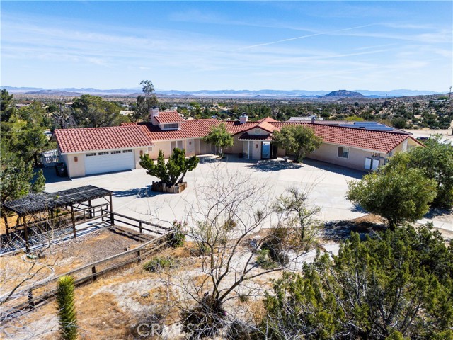Detail Gallery Image 2 of 45 For 5453 Wallaby St, Yucca Valley,  CA 92284 - 3 Beds | 4 Baths