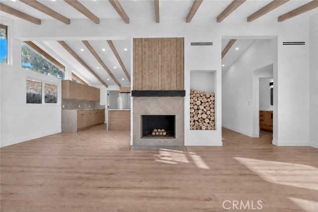 16445 Kingsbury photo 26