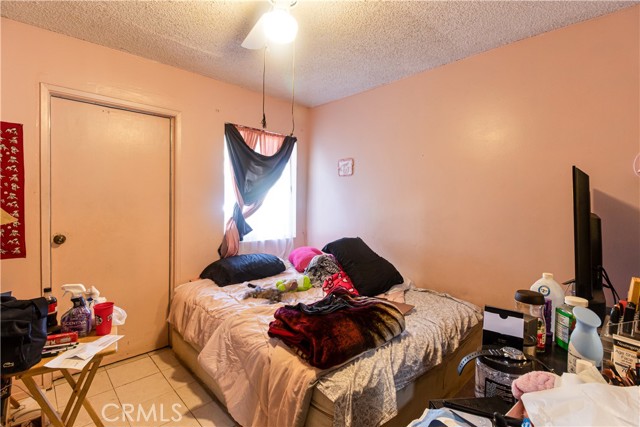 Detail Gallery Image 9 of 13 For 18793 San Bernardino, Bloomington,  CA 92316 - 3 Beds | 2 Baths