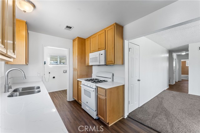 Detail Gallery Image 15 of 40 For 45581 6th St, Lancaster,  CA 93535 - 4 Beds | 2 Baths