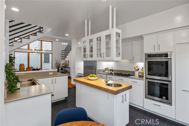 2704 Laurel Avenue, Manhattan Beach, California 90266, 4 Bedrooms Bedrooms, ,4 BathroomsBathrooms,Residential,Sold,Laurel,SB22216035