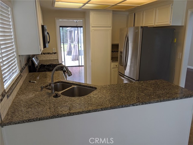 2002 Springcreek Circle, Upland CA: https://media.crmls.org/medias/e85201fd-3601-4613-a7ad-fbe22660cca5.jpg