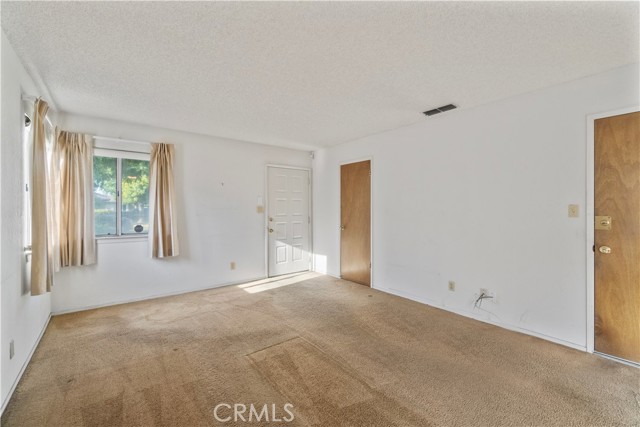 Detail Gallery Image 3 of 19 For 4782 W Austin Way, Fresno,  CA 93722 - 3 Beds | 2 Baths