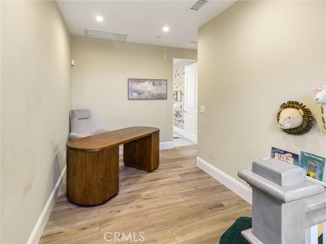 3918 W 242nd Street, Torrance CA: https://media.crmls.org/medias/e8526e98-c9aa-42a4-94e9-e10a7a70f9d9.jpg