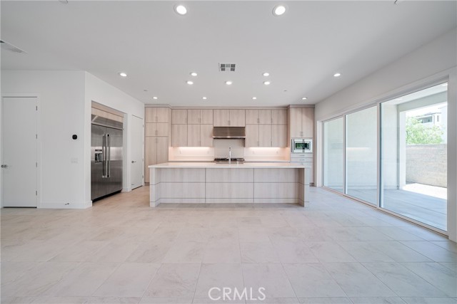 Detail Gallery Image 6 of 31 For 121 Wild Flower, Lake Forest,  CA 92630 - 5 Beds | 5 Baths