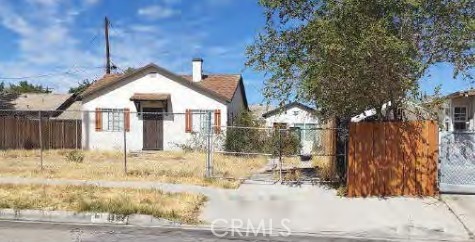 Detail Gallery Image 2 of 3 For 44913 Redwood, Lancaster,  CA 93534 - 2 Beds | 1 Baths