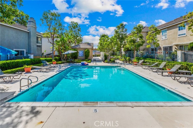 Detail Gallery Image 4 of 28 For 42 Seacountry Ln, Rancho Santa Margarita,  CA 92688 - 3 Beds | 2 Baths