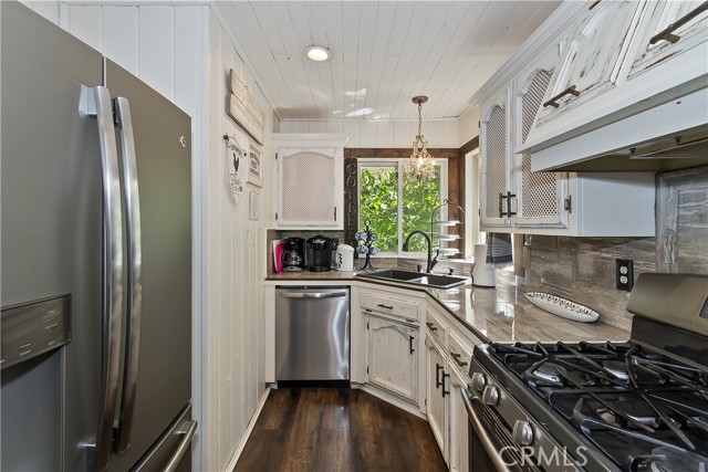 Detail Gallery Image 19 of 42 For 533 Sunderland, Lake Arrowhead,  CA 92352 - 3 Beds | 3/1 Baths