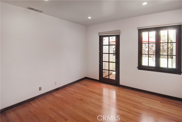 Detail Gallery Image 10 of 16 For 2538 Aiken, Los Angeles,  CA 90064 - 3 Beds | 2 Baths