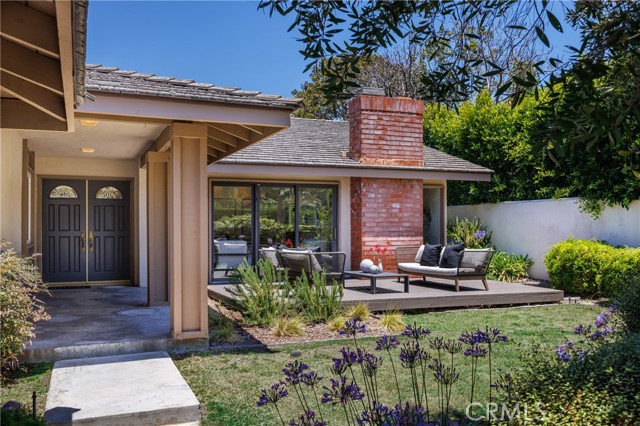 Detail Gallery Image 2 of 35 For 3620 Catamaran Dr, Corona Del Mar,  CA 92625 - 4 Beds | 2/1 Baths