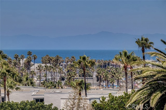 510 The Village, Redondo Beach, California 90277, 2 Bedrooms Bedrooms, ,2 BathroomsBathrooms,Residential,For Sale,The Village,IN25125306