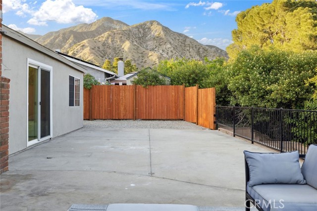 12750 Rajah Street, Sylmar CA: https://media.crmls.org/medias/e8564206-0c73-443f-b787-b95f4ee19d59.jpg