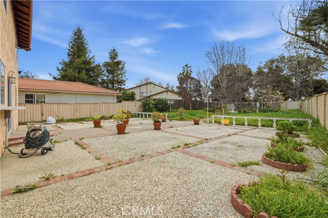 Detail Gallery Image 4 of 6 For 1682 Commodore Dr, San Jose,  CA 95133 - 4 Beds | 2/1 Baths