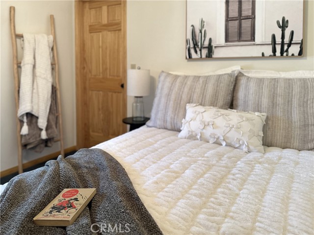 379 Fawntrail Place, Big Bear Lake CA: https://media.crmls.org/medias/e8577bd7-b0fc-4274-a2c5-e79a564d28a4.jpg