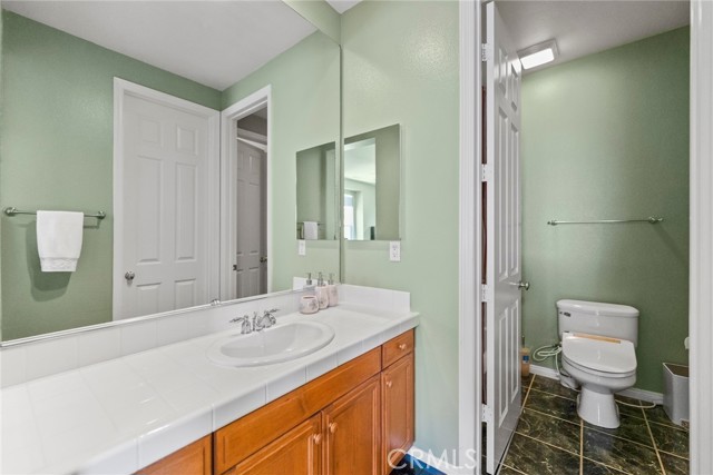 Detail Gallery Image 32 of 41 For 24274 Palo Verde Dr, Valencia,  CA 91354 - 5 Beds | 4/1 Baths